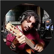 Enseño clases de guitarra, charango, bajo. El horario es deacuerdo con el alumno, se dictan 2horas la semana